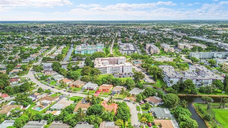 4000 NW 44th Avenue, Unit 401, Lauderdale Lakes, FL 33319 Photo