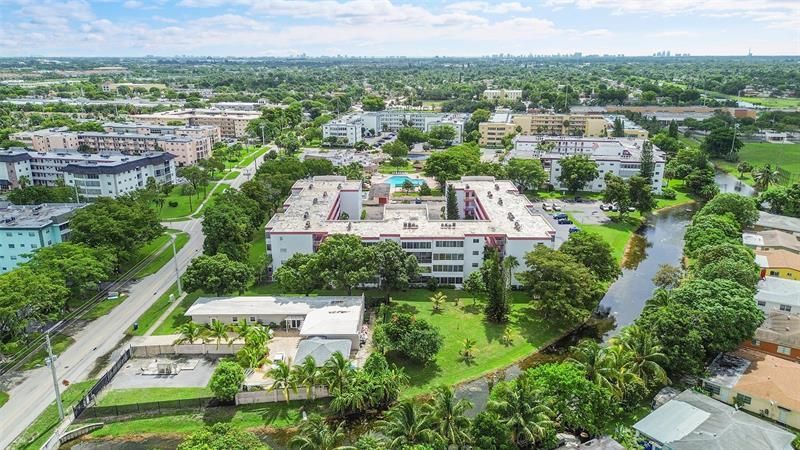 4000 NW 44th Avenue, Unit 401, Lauderdale Lakes, FL 33319 Photo