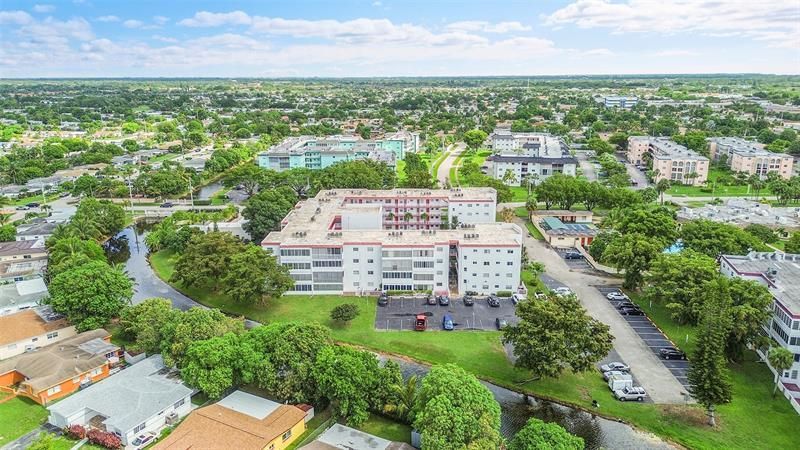 4000 NW 44th Avenue, Unit 401, Lauderdale Lakes, FL 33319 Photo