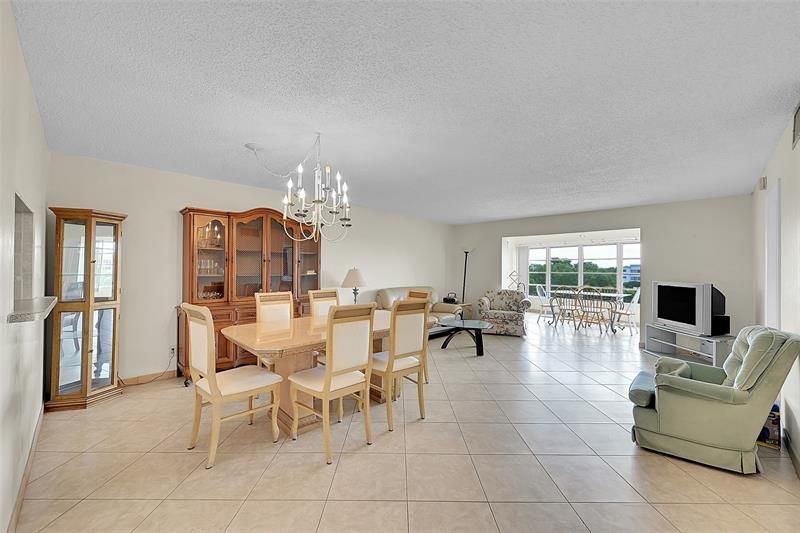 4000 NW 44th Avenue, Unit 401, Lauderdale Lakes, FL 33319 Photo