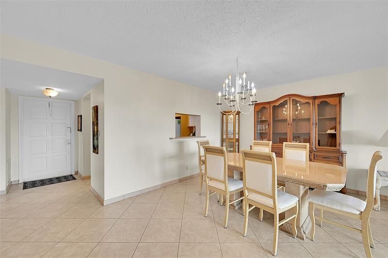 4000 NW 44th Avenue, Unit 401, Lauderdale Lakes, FL 33319 Photo