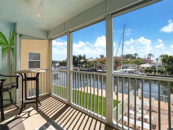 1332 Bayview Dr, Unit 203, Fort Lauderdale, FL 33304