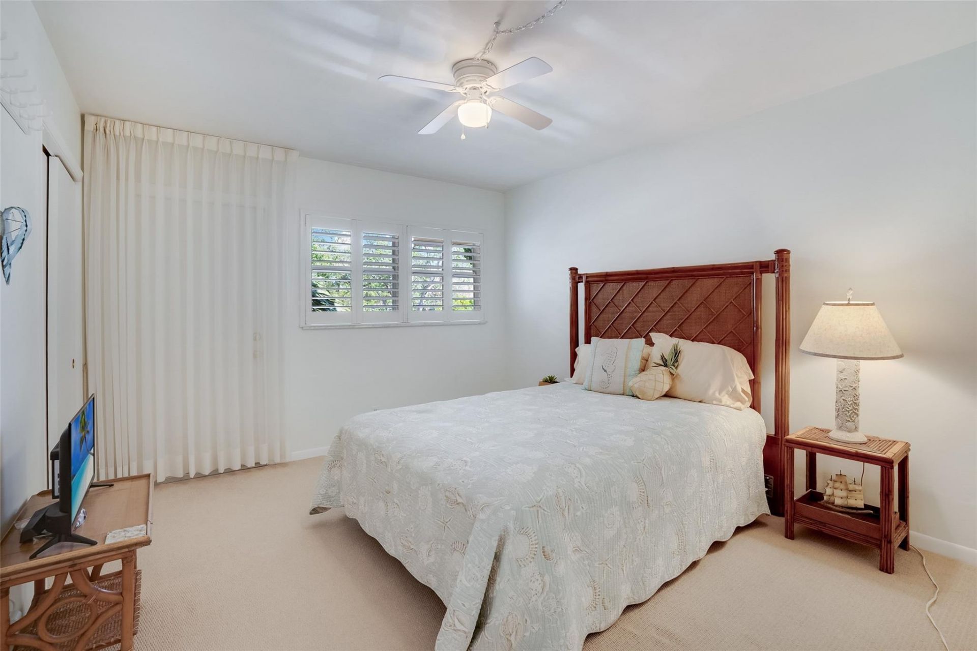 1332 Bayview Drive, Unit 203, Fort Lauderdale, FL 33304 Photo