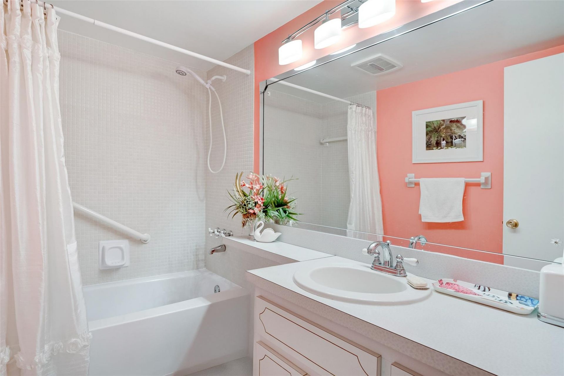 1332 Bayview Drive, Unit 203, Fort Lauderdale, FL 33304 Photo