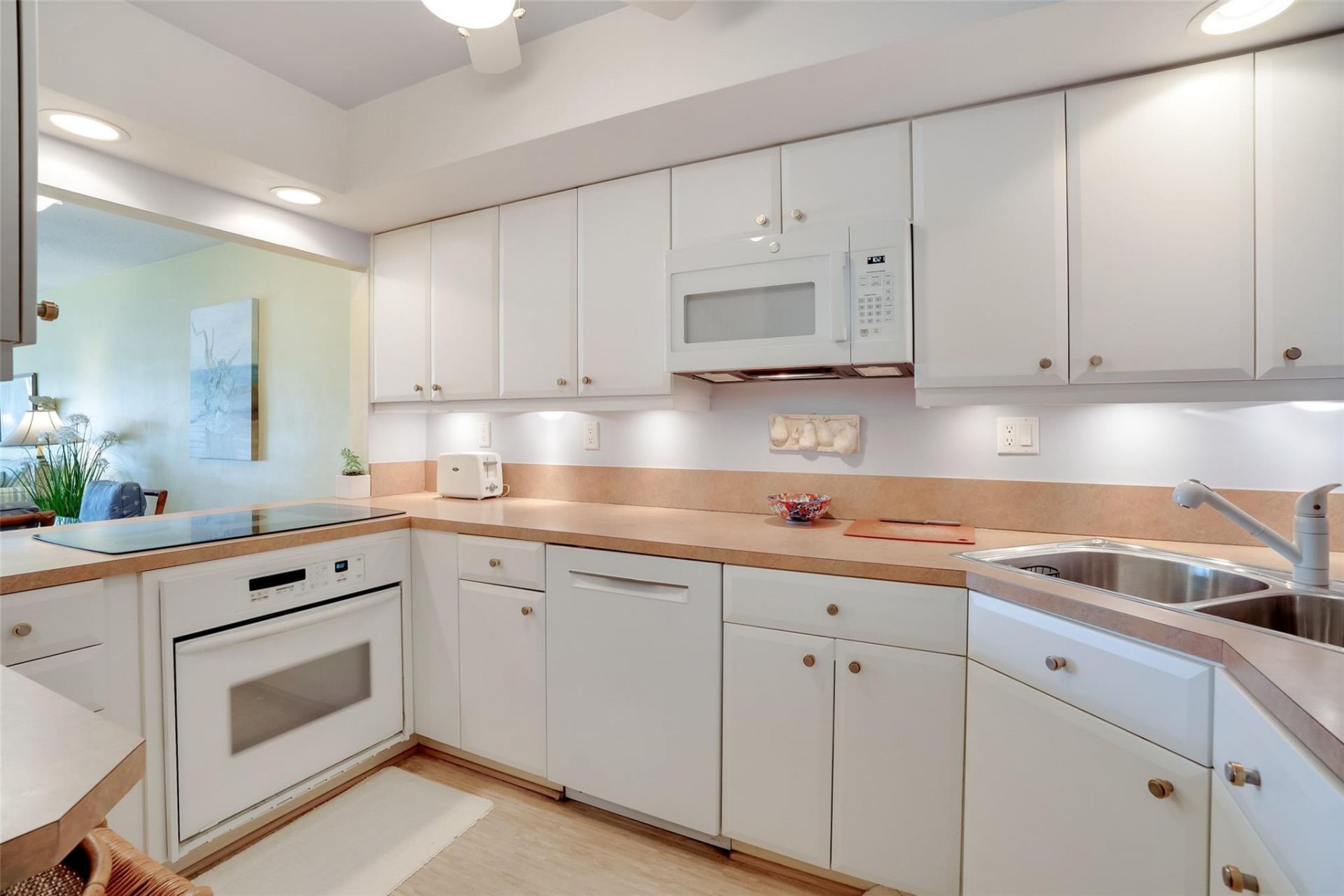 1332 Bayview Drive, Unit 203, Fort Lauderdale, FL 33304 Photo