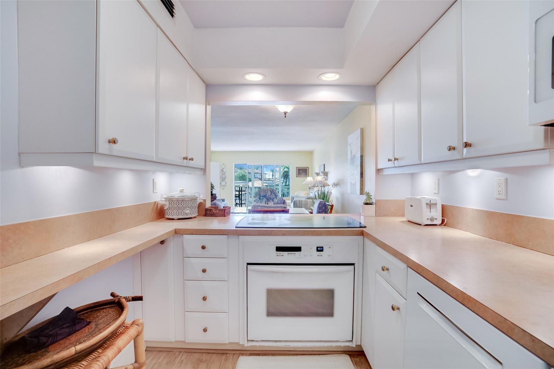 1332 Bayview Drive, Unit 203, Fort Lauderdale, FL 33304 Photo