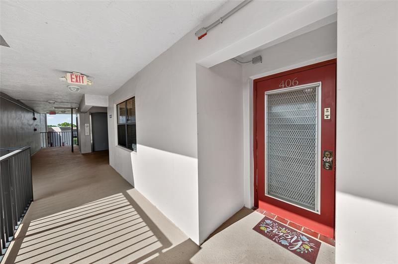 10145 Sunrise Lakes Boulevard, Unit 406, Sunrise, FL 33322 Photo