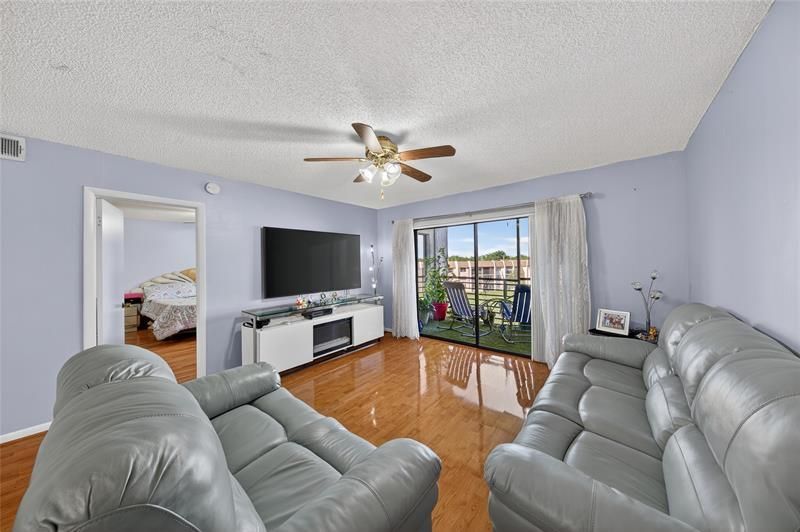 10145 Sunrise Lakes Boulevard, Unit 406, Sunrise, FL 33322 Photo