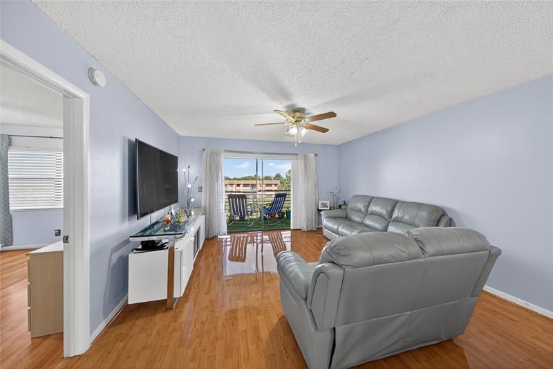 10145 Sunrise Lakes Boulevard, Unit 406, Sunrise, FL 33322 Photo