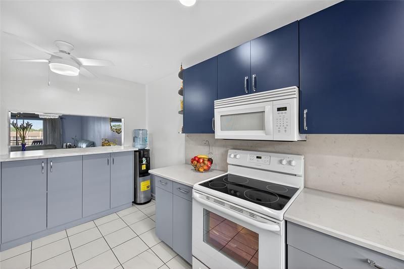 10145 Sunrise Lakes Boulevard, Unit 406, Sunrise, FL 33322 Photo