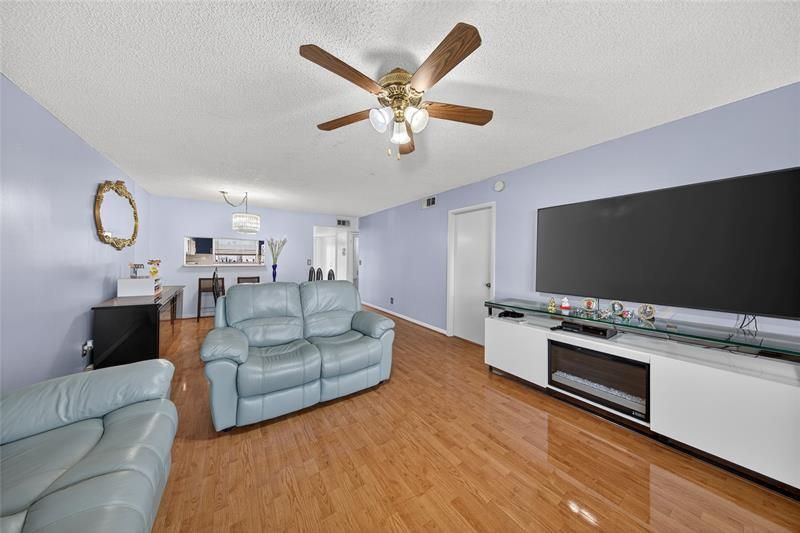 10145 Sunrise Lakes Boulevard, Unit 406, Sunrise, FL 33322 Photo