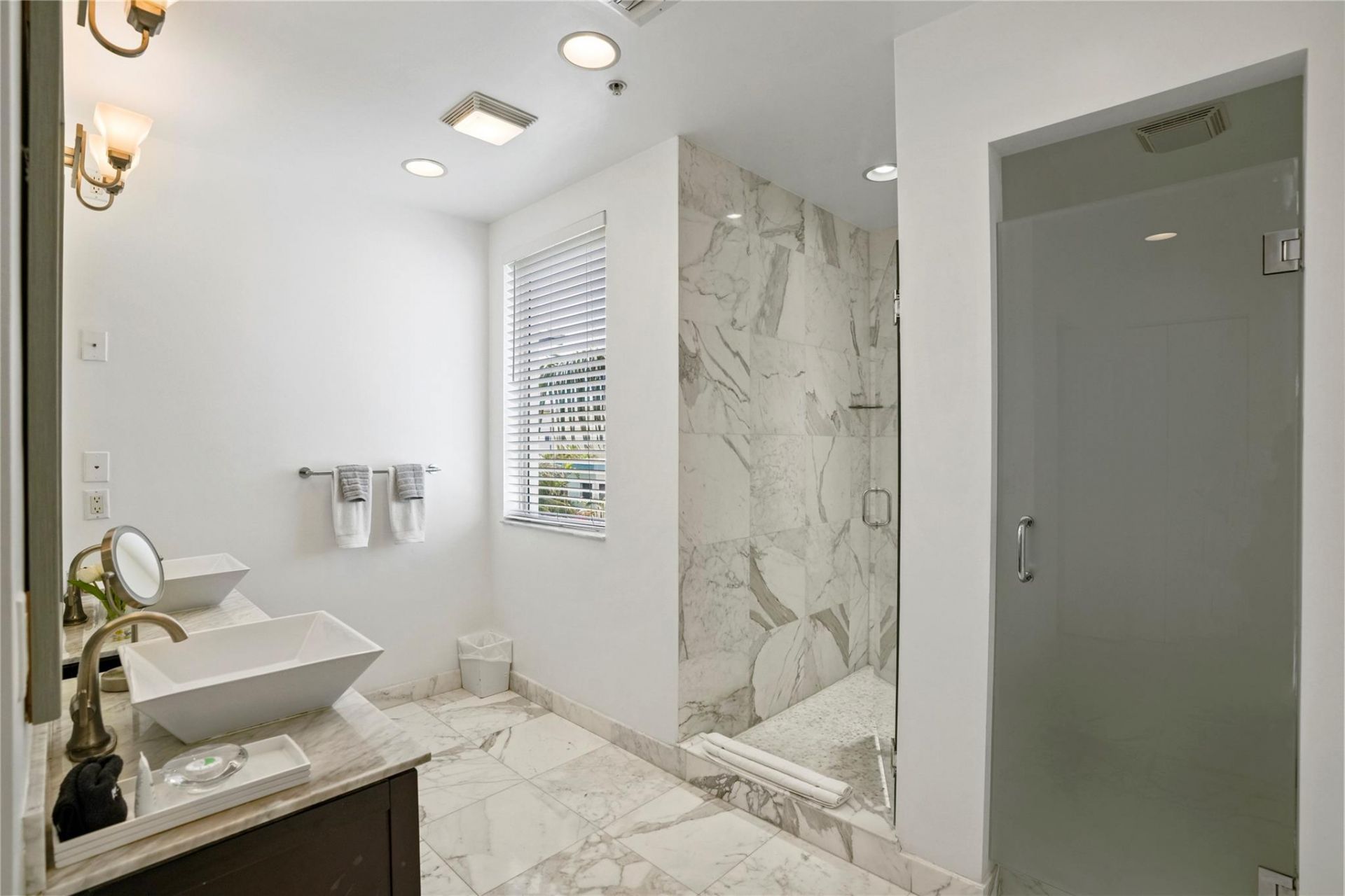 347 Oak Street, Unit B1, Hollywood, FL 33019 Photo