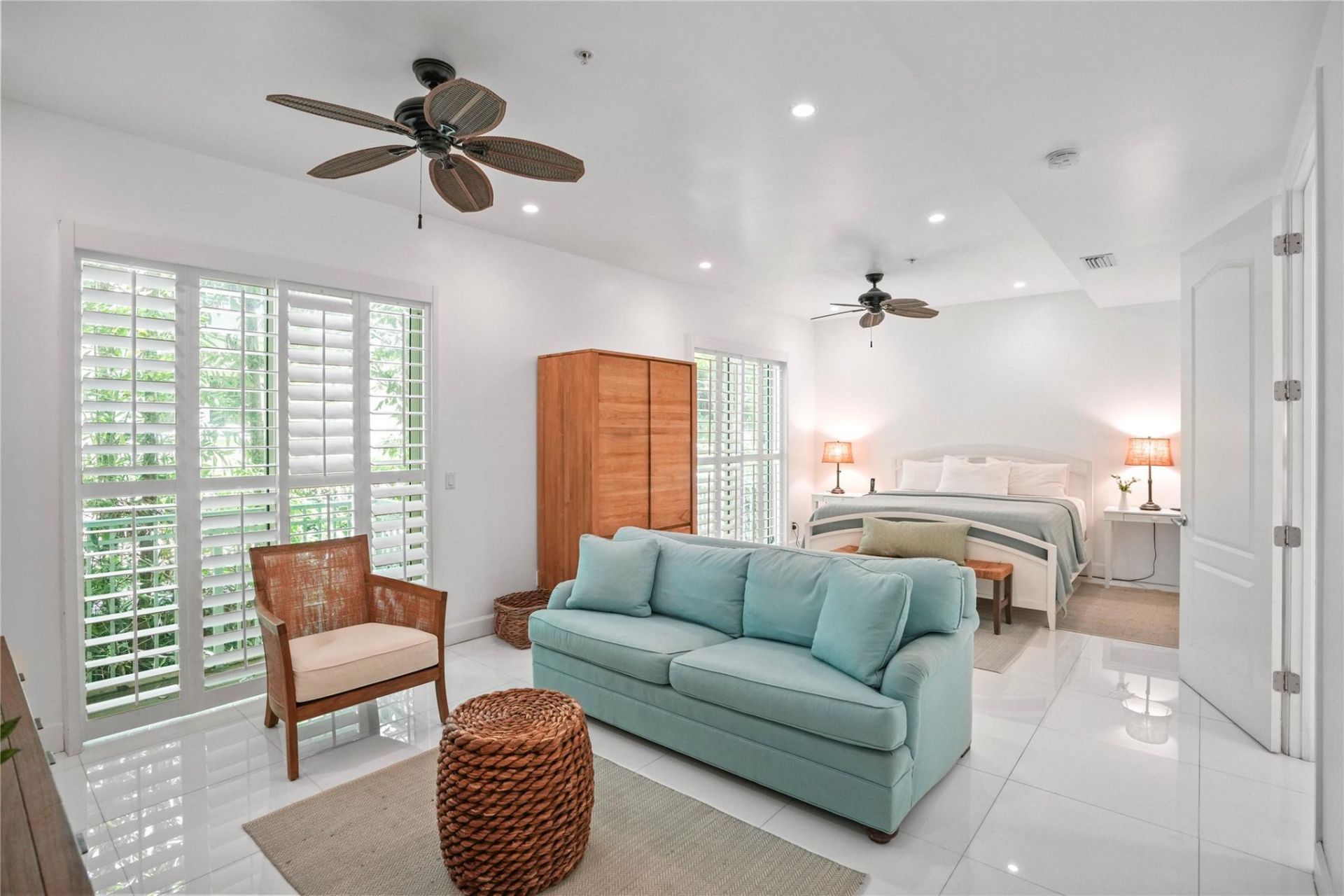 347 Oak Street, Unit B1, Hollywood, FL 33019 Photo