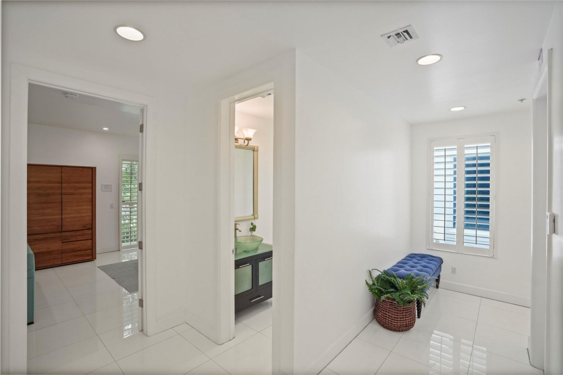 347 Oak Street, Unit B1, Hollywood, FL 33019 Photo