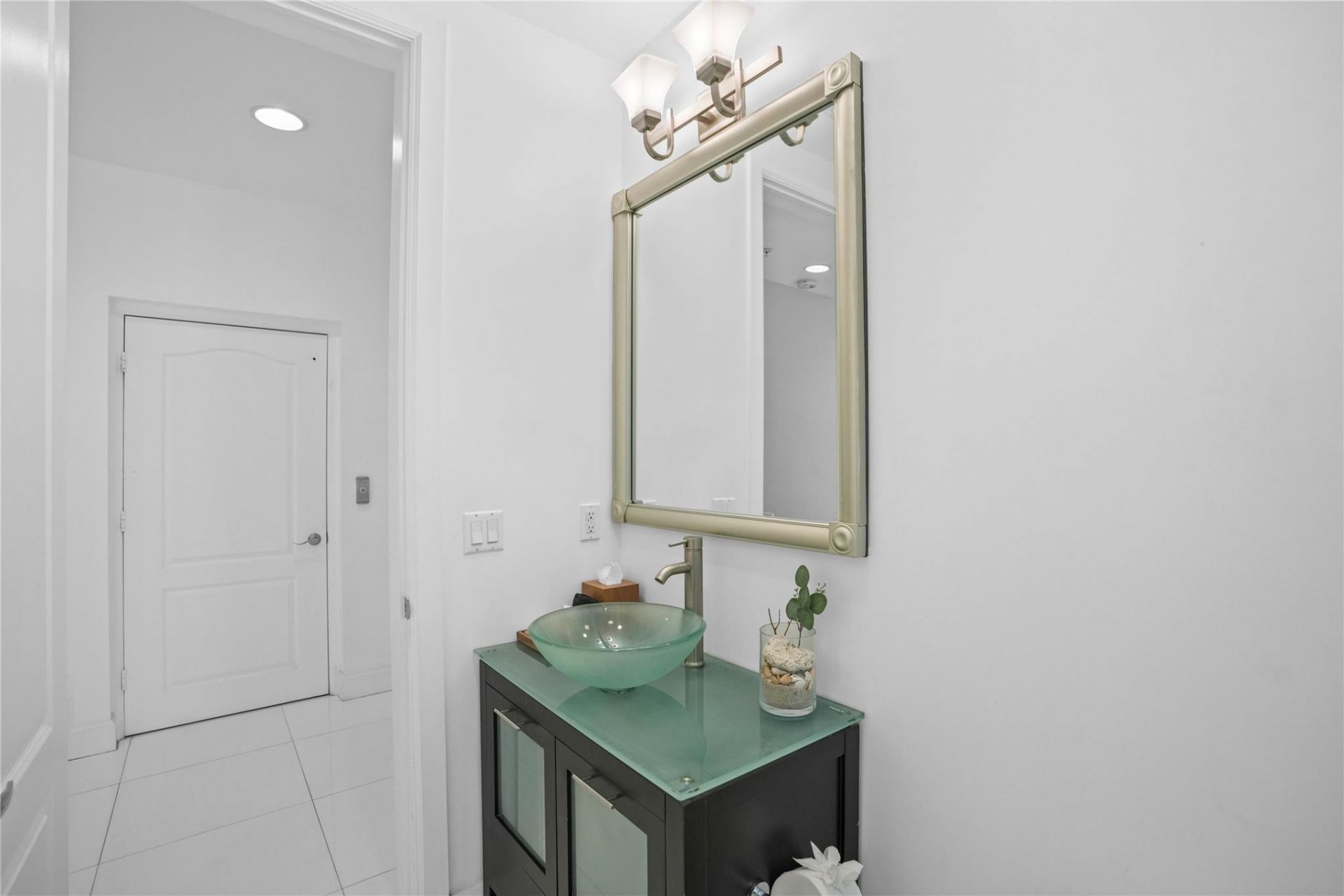 347 Oak Street, Unit B1, Hollywood, FL 33019 Photo