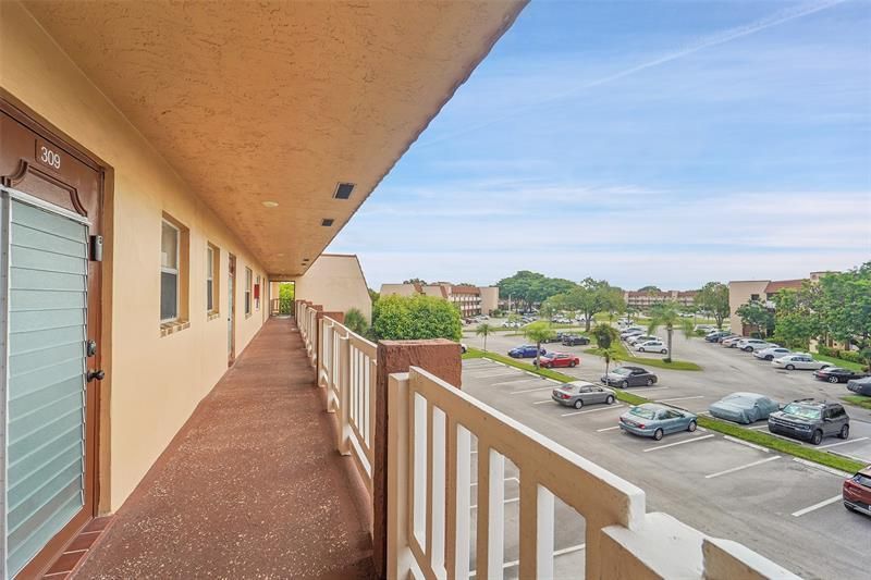 9261 Sunrise Lakes Boulevard, Unit 309, Sunrise, FL 33322 Photo
