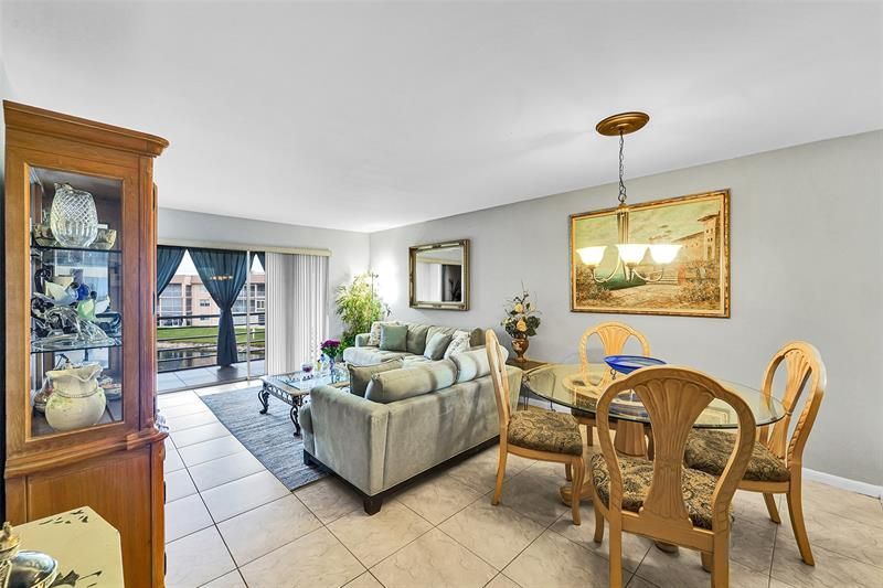 9261 Sunrise Lakes Boulevard, Unit 309, Sunrise, FL 33322 Photo