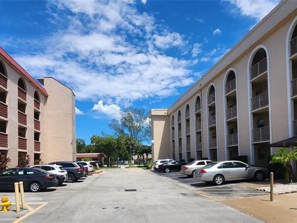 3241 Holiday Springs Boulevard, Unit 104, Margate, FL 33063