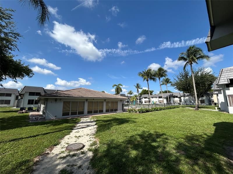 8400 W Sample Road, Unit 102, Coral Springs, FL 33065 Photo