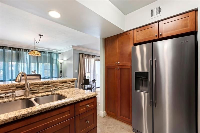 6010 S Falls Circle Drive, Unit 405, Lauderhill, FL 33319 Photo