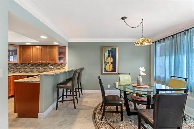 6010 S Falls Circle Drive, Unit 405, Lauderhill, FL 33319 Photo