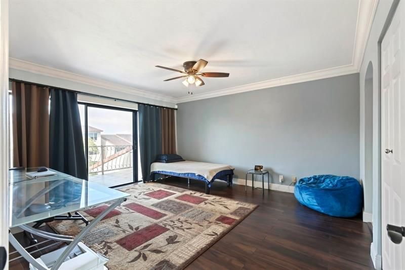 6010 S Falls Circle Drive, Unit 405, Lauderhill, FL 33319 Photo