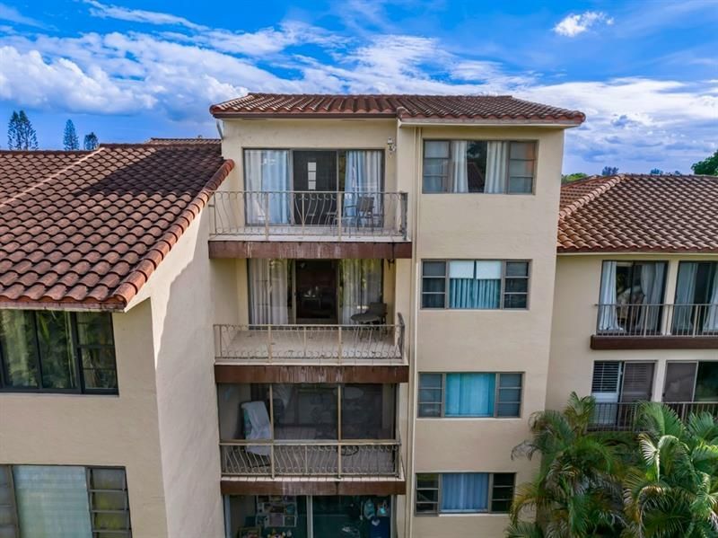 6010 S Falls Circle Drive, Unit 405, Lauderhill, FL 33319 Photo