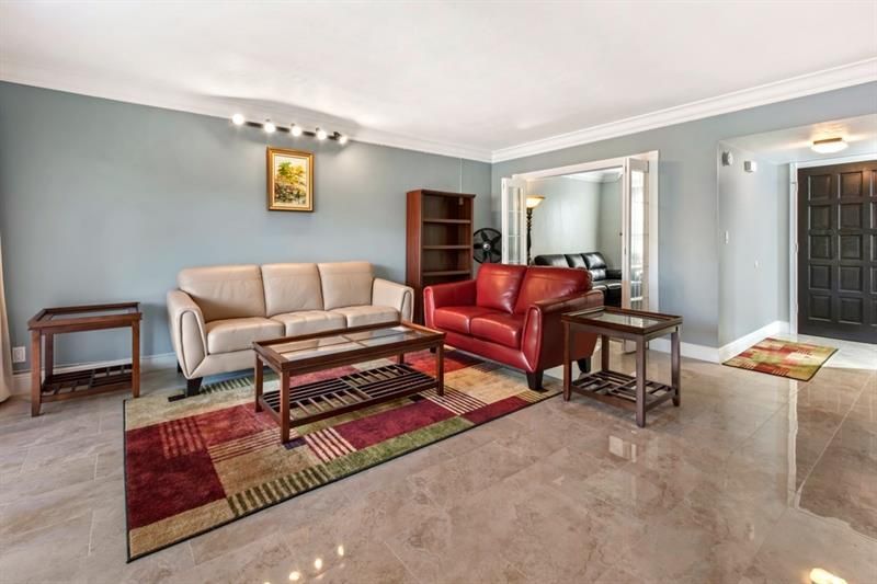 6010 S Falls Circle Drive, Unit 405, Lauderhill, FL 33319 Photo