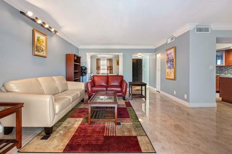 6010 S Falls Circle Drive, Unit 405, Lauderhill, FL 33319 Photo