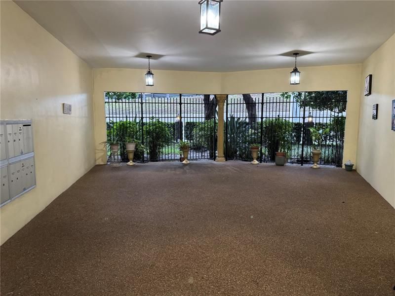 5111 W Oakland Park Boulevard, Unit 307, Lauderdale Lakes, FL 33313 Photo