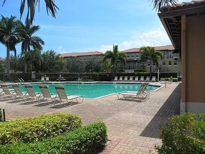 1528 SW 147th Avenue, Unit 1527, Pembroke Pines, FL 33027 Photo
