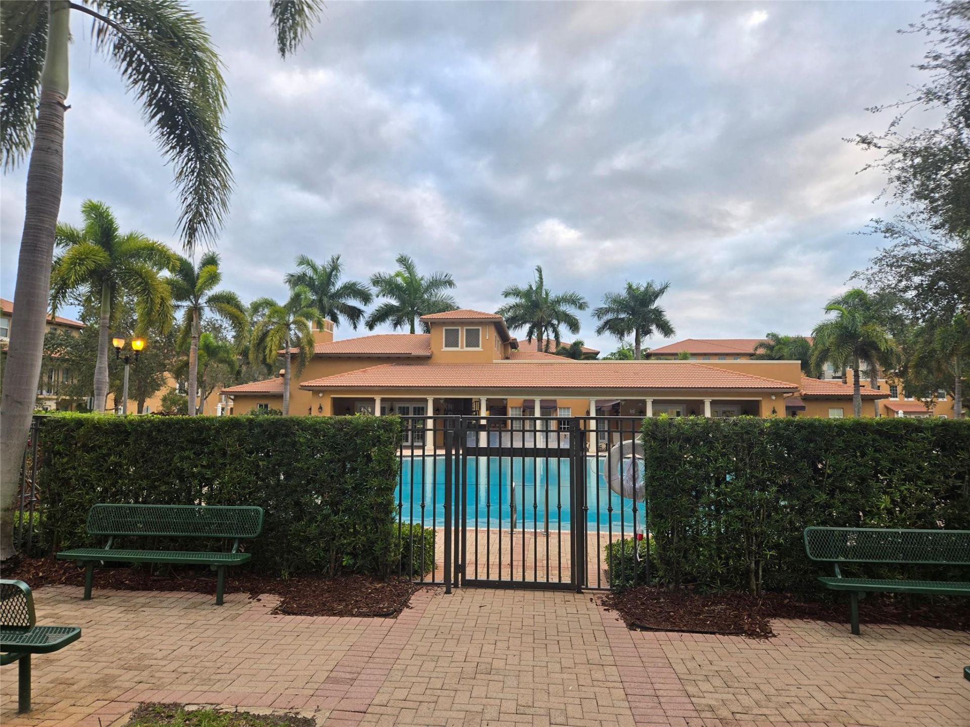 1528 SW 147th Avenue, Unit 1527, Pembroke Pines, FL 33027 Photo