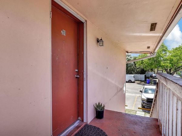 North Lauderdale, FL 33068