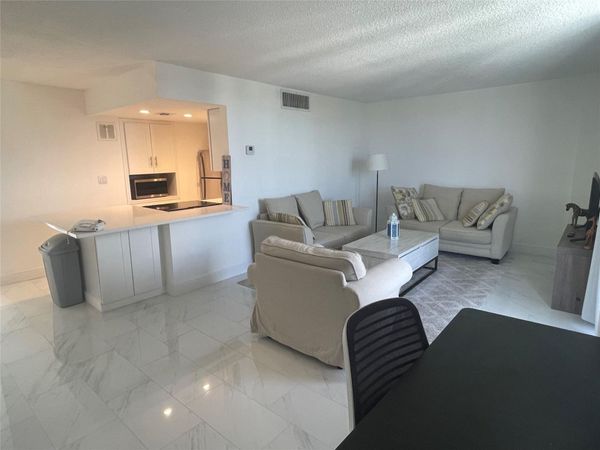 1731 SE 15th Street, Unit 505, Fort Lauderdale, FL 33316