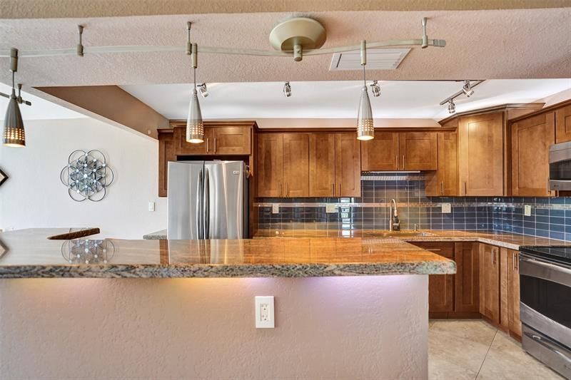 531 N Ocean Boulevard, Unit 411, Pompano Beach, FL 33062 Photo