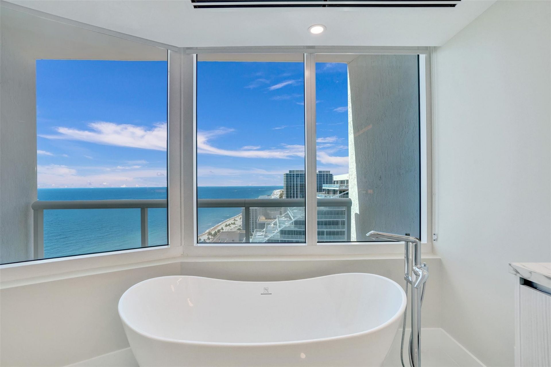 505 N Fort Lauderdale Bch Boulevard, Unit 2500, Fort Lauderdale, FL 33304 Photo