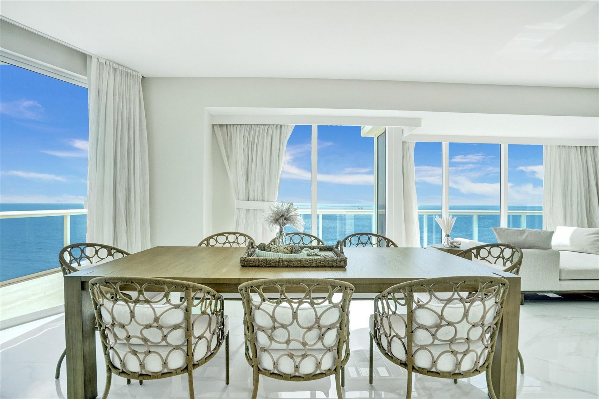 505 N Fort Lauderdale Bch Boulevard, Unit 2500, Fort Lauderdale, FL 33304 Photo