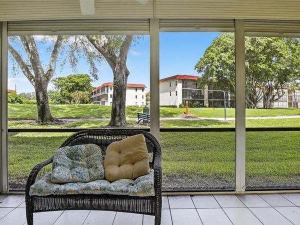 211 S Hollybrook Drive, Unit 107, Pembroke Pines, FL 33025