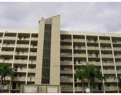 2205 S Cypress Bend Drive, Unit 307, Pompano Beach, FL 33069 Photo