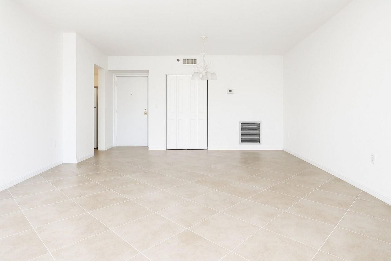 4001 Hillcrest Drive, Unit 407, Hollywood, FL 33021 Photo