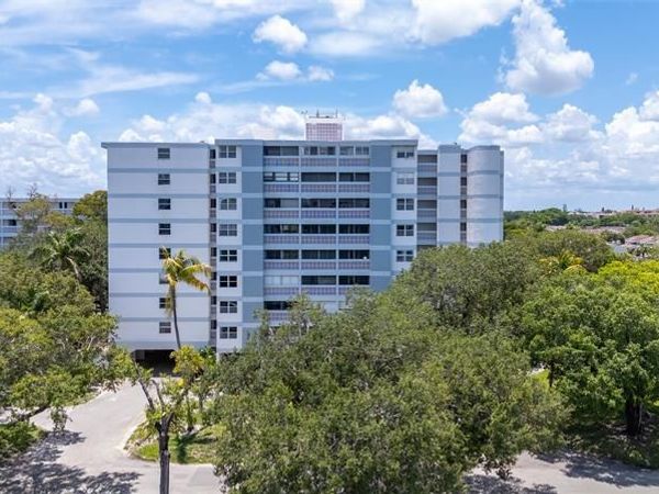 3301 Spanish Moss Terrace, Unit 705, Lauderhill, FL 33319