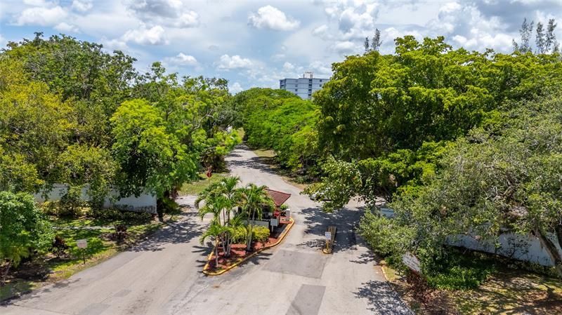 3301 Spanish Moss Terrace, Unit 705, Lauderhill, FL 33319 Photo