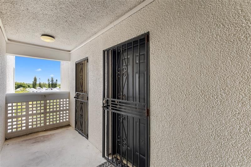 3301 Spanish Moss Terrace, Unit 705, Lauderhill, FL 33319 Photo