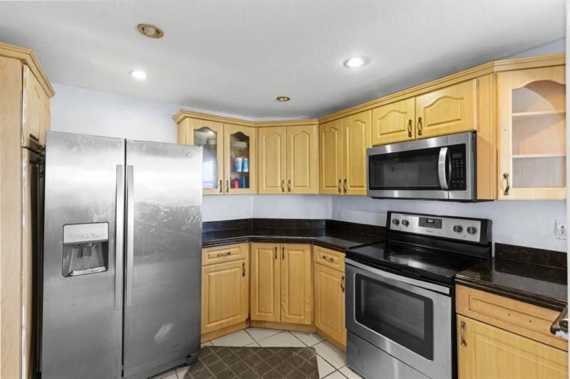 3301 Spanish Moss Terrace, Unit 705, Lauderhill, FL 33319 Photo