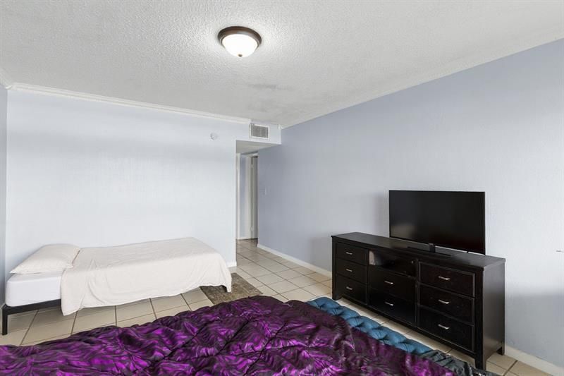 3301 Spanish Moss Terrace, Unit 705, Lauderhill, FL 33319 Photo