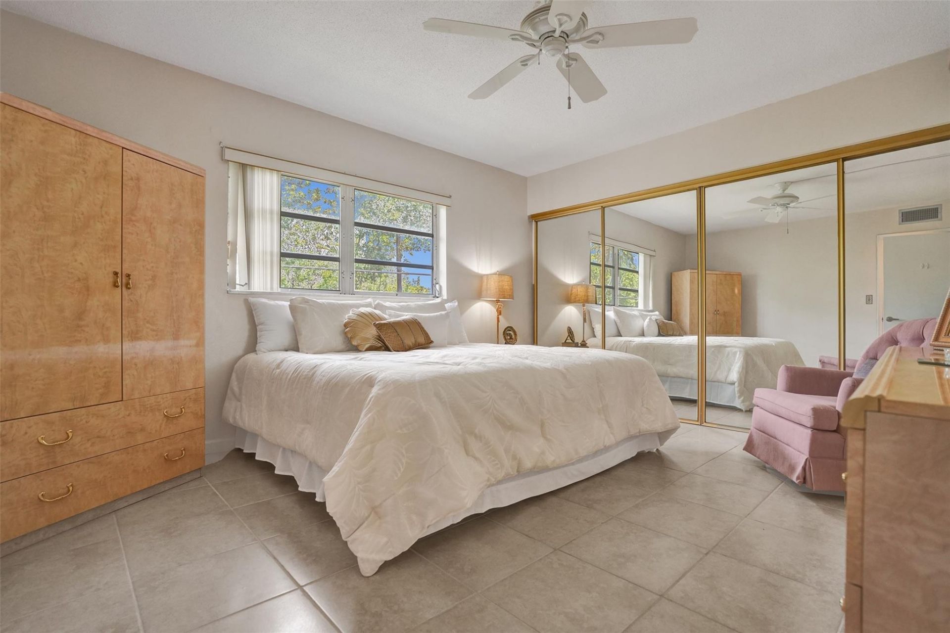 1300 N 12th Court, Unit 4B, Hollywood, FL 33019 Photo