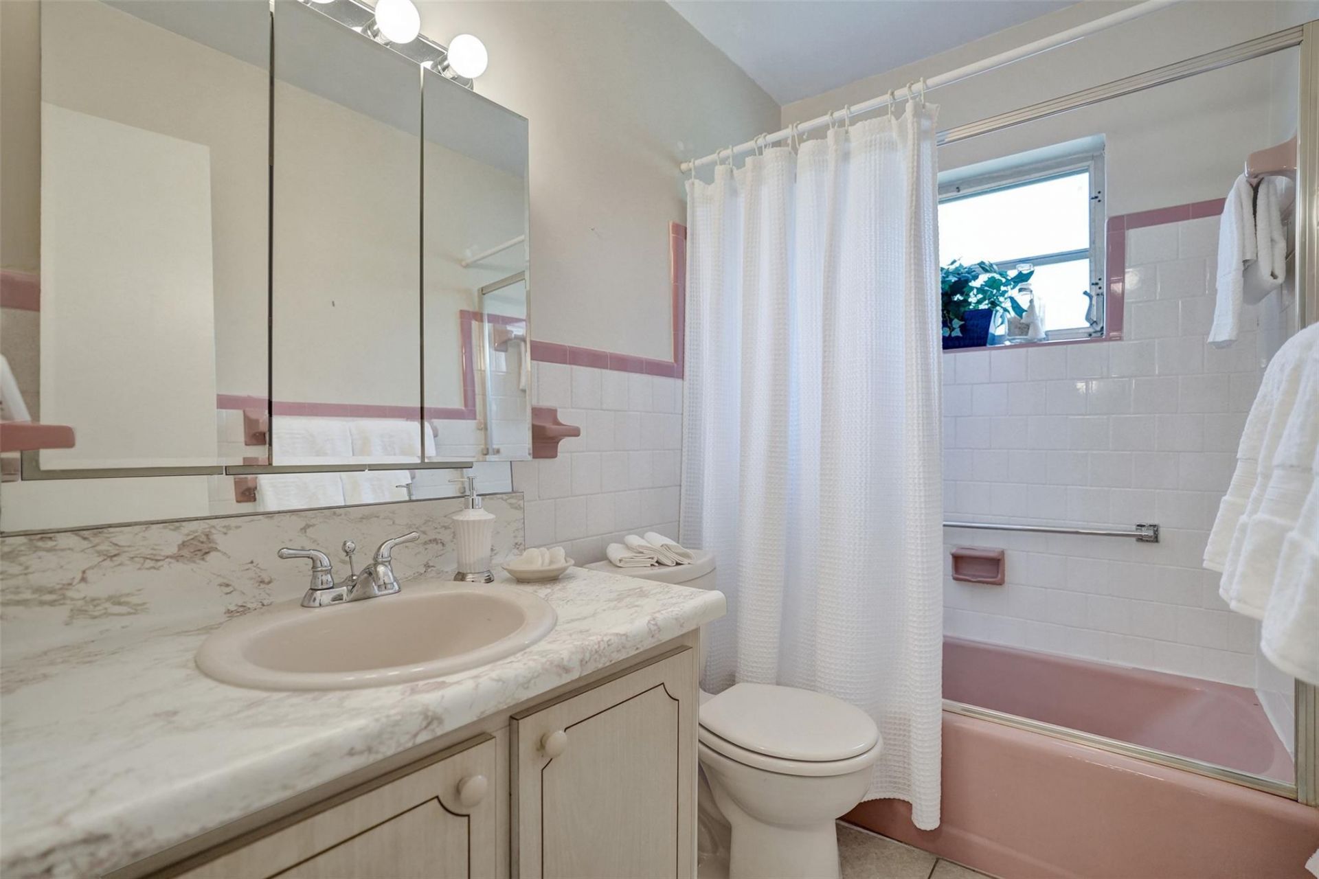 1300 N 12th Court, Unit 4B, Hollywood, FL 33019 Photo