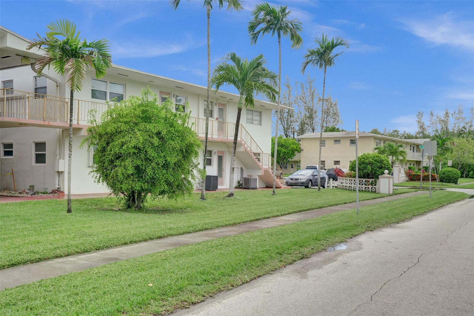 1300 N 12th Court, Unit 4B, Hollywood, FL 33019 Photo