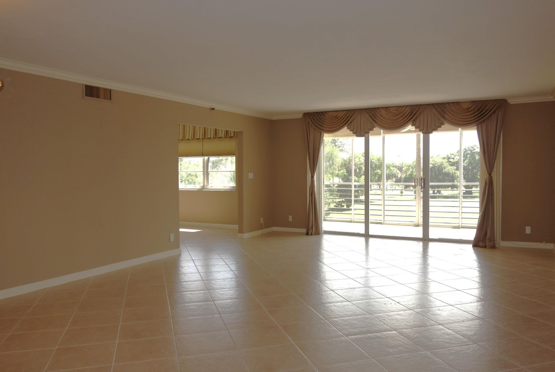 3507 Oaks Way, Unit 307, Pompano Beach, FL 33069 Photo