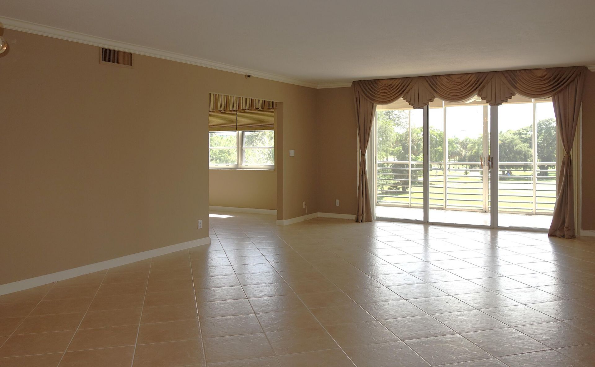 3507 Oaks Way, Unit 307, Pompano Beach, FL 33069 Photo